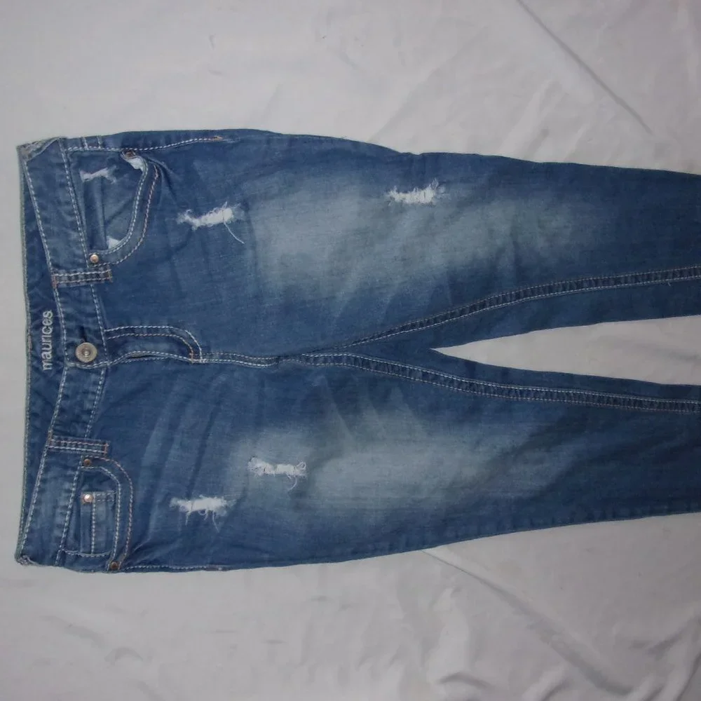 Maurices size 9 / 10 womens pants jeans blue denim pant nine ten distressed - Picture 2 of 5